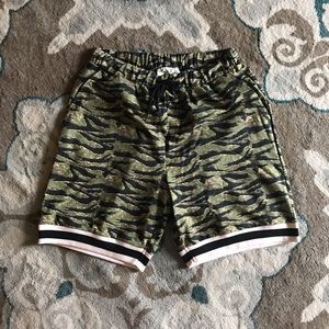 VSTR tiger camo knit shorts large